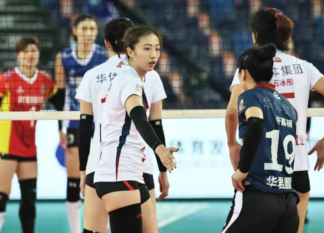 上海女排|她发球威力堪比瓦尔加斯让辽宁一传崩溃，或可成李盈莹国家队队友