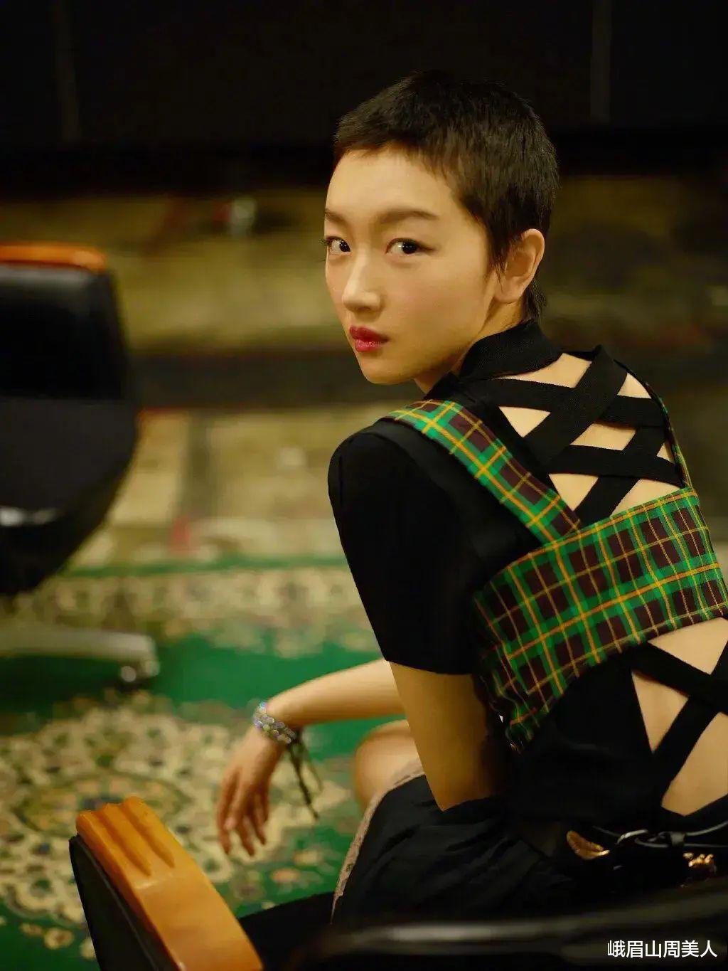 发型|?女人过了35岁，尽量少留这3款“显老发型”，土气又没气质