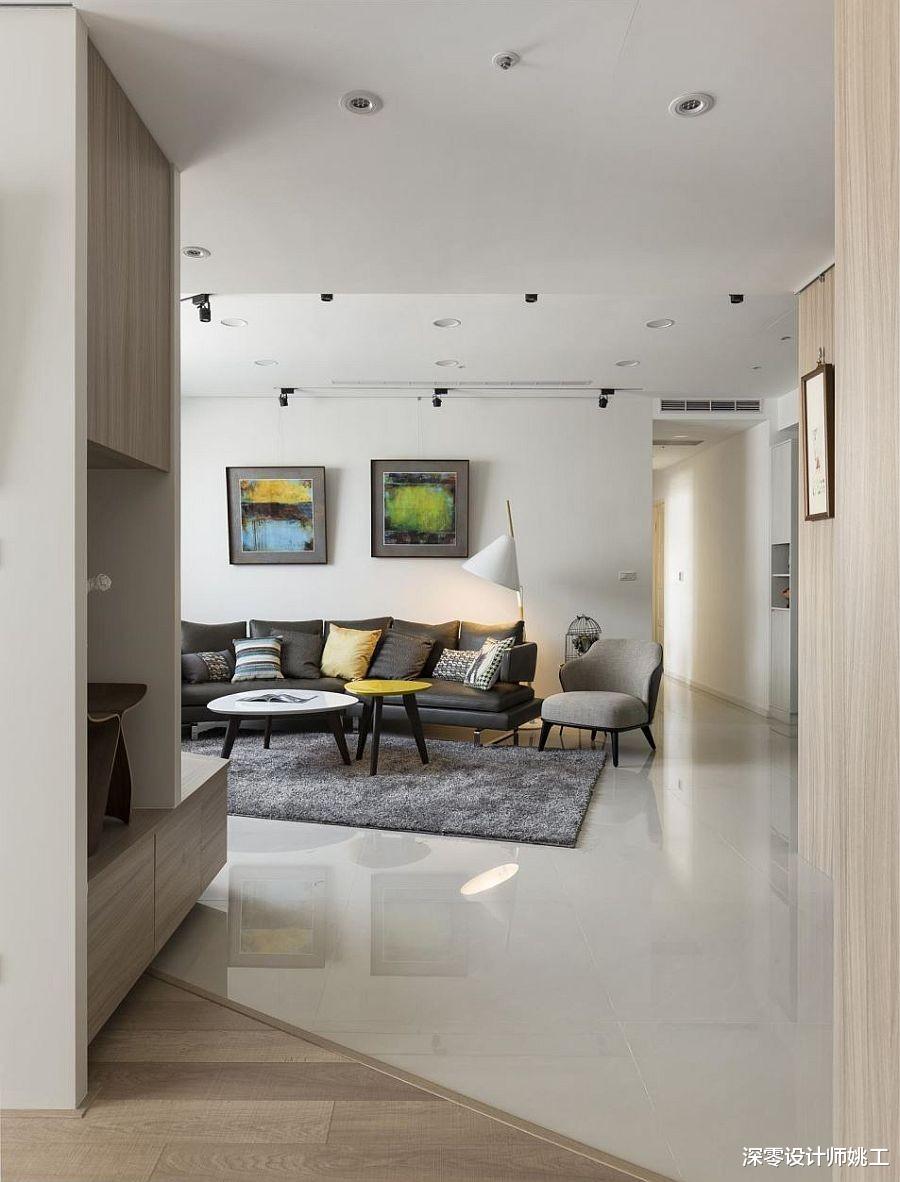 老年小妙招|方方正正的客厅不要，中间一堵柜子到顶，双面收纳实用性更胜一筹