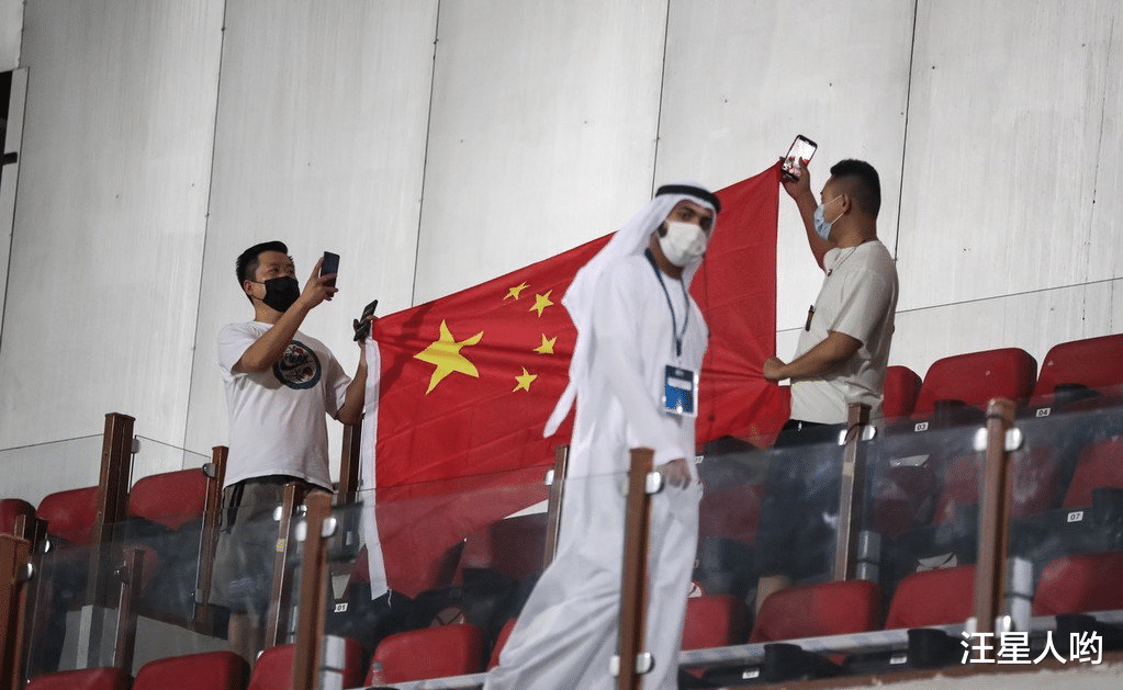 李鐵|2-0！國足上半場令人“上火”，下半場李鐵的魔鬼訓練起了作用