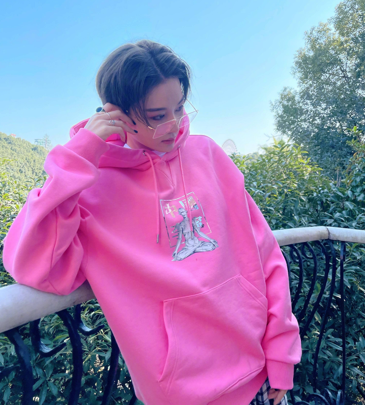 张馨予|张馨予在《浪姐》油腻度堪比殷世航，强凹中性人设，粉丝也不买账