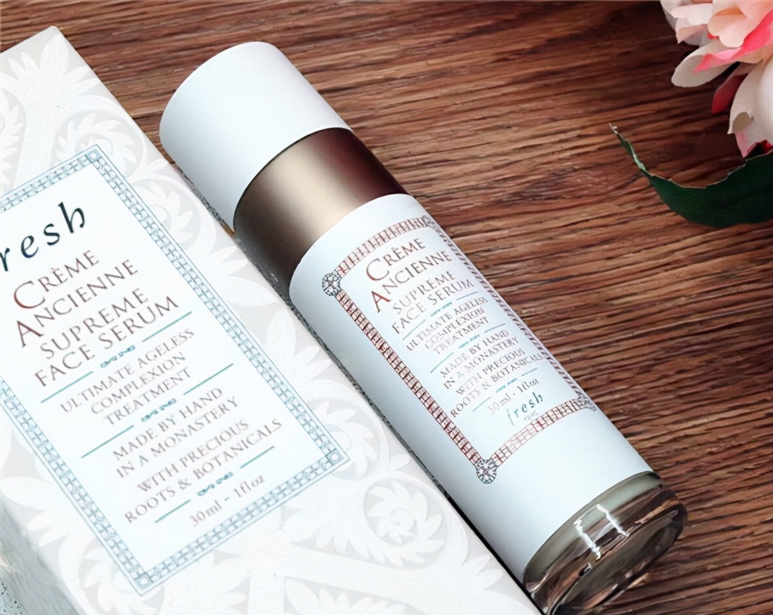 菲菲岚时尚 天气干燥,补水是第一步!值得推荐的爽肤水,吸收够快,皮肤最爱