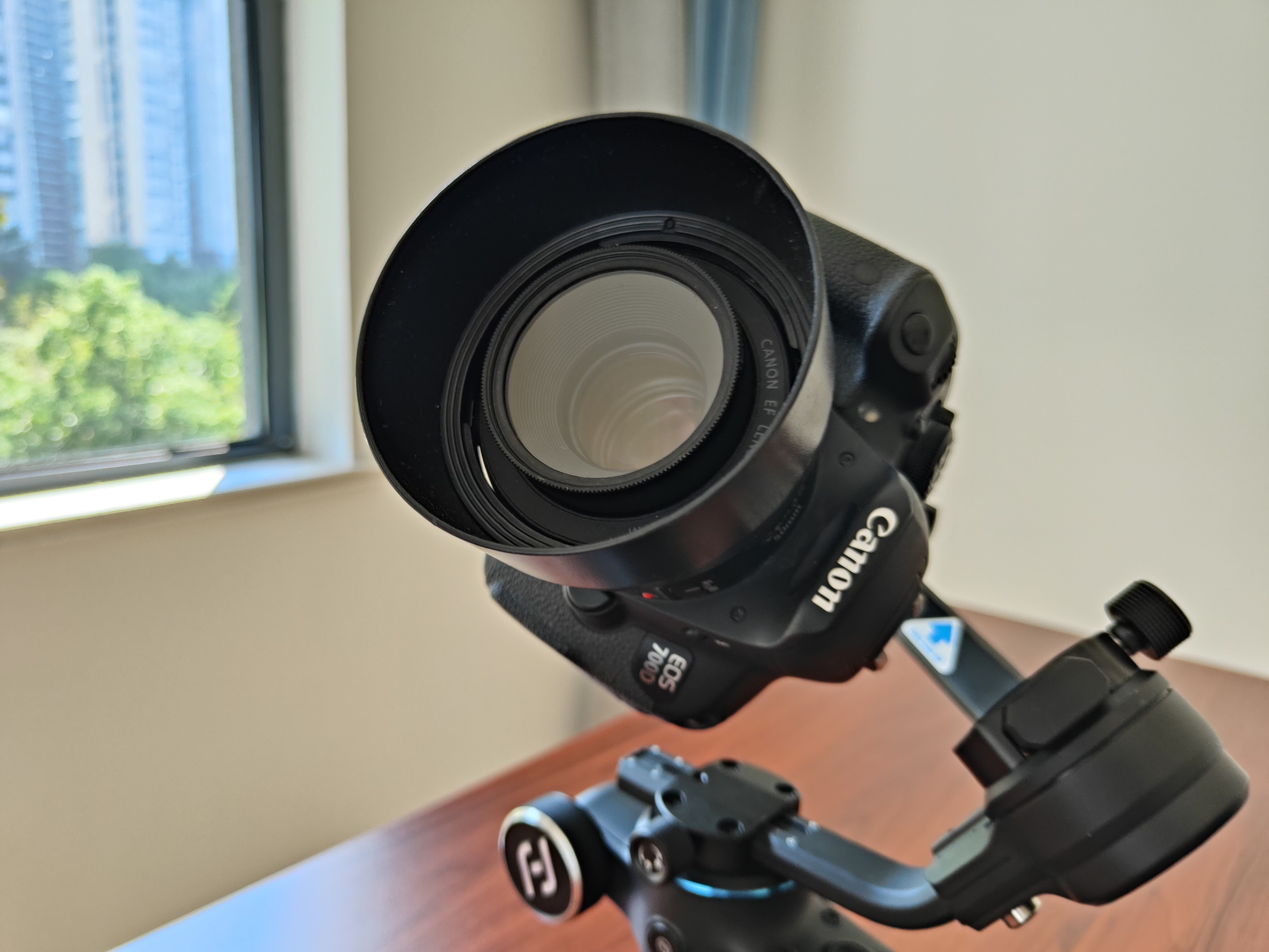  飞宇蝎子三轴相机手持稳定器体验：这是一款身怀绝技的稳定器