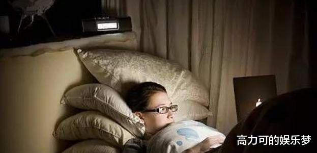 直发|加速女性发胖的行为，吃零食不算回事，榜首多数年轻女性都在犯