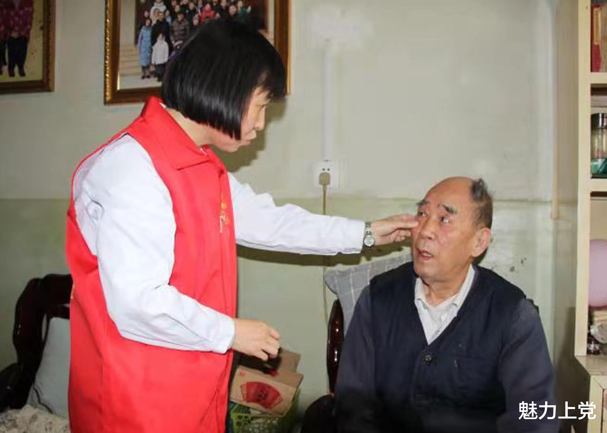 魅力上党 长治市人民医院眼科中心巾帼志愿者走进社区开展爱心义诊活动