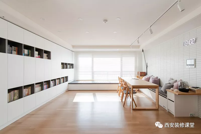 客厅不要传统，长条桌布局可好？