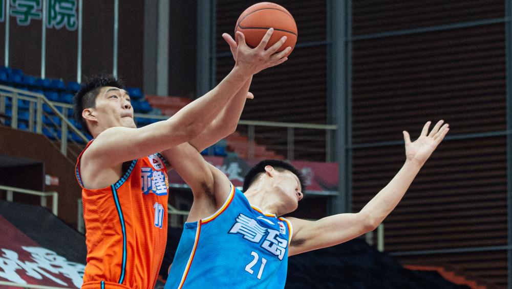 奶球妈咪聊|正式签约!2米21高塔加盟福建男篮,下赛季还能证明自己吗?