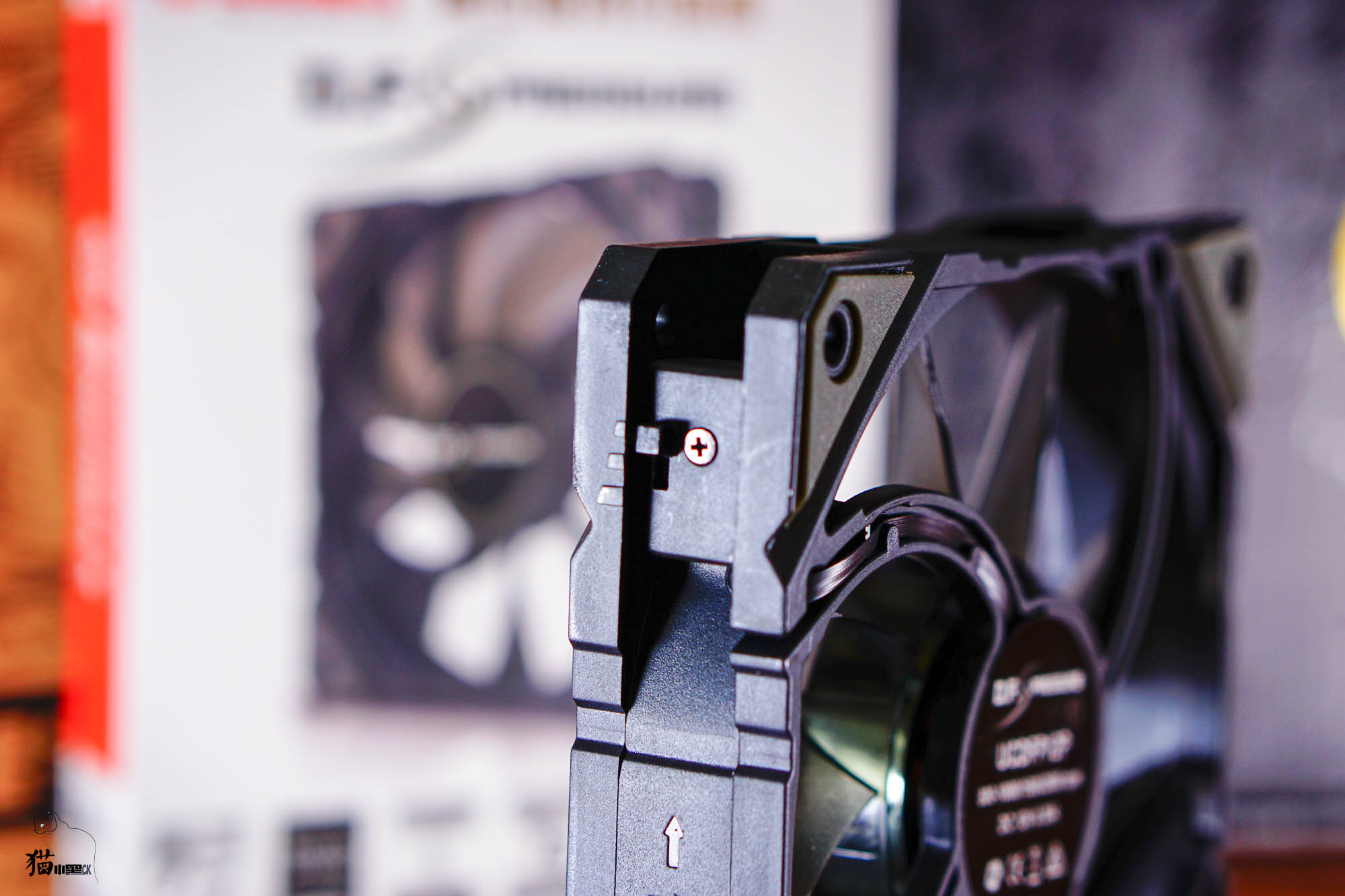 机箱|两风扇简单构建垂直散热风道，解决夏日主机积热问题