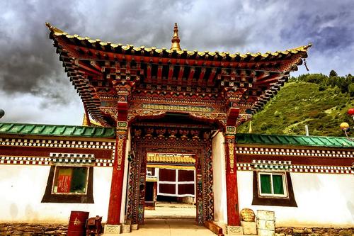 香山文艺 甘肃天水郑万明组诗:  给人间送去秋凉的消息