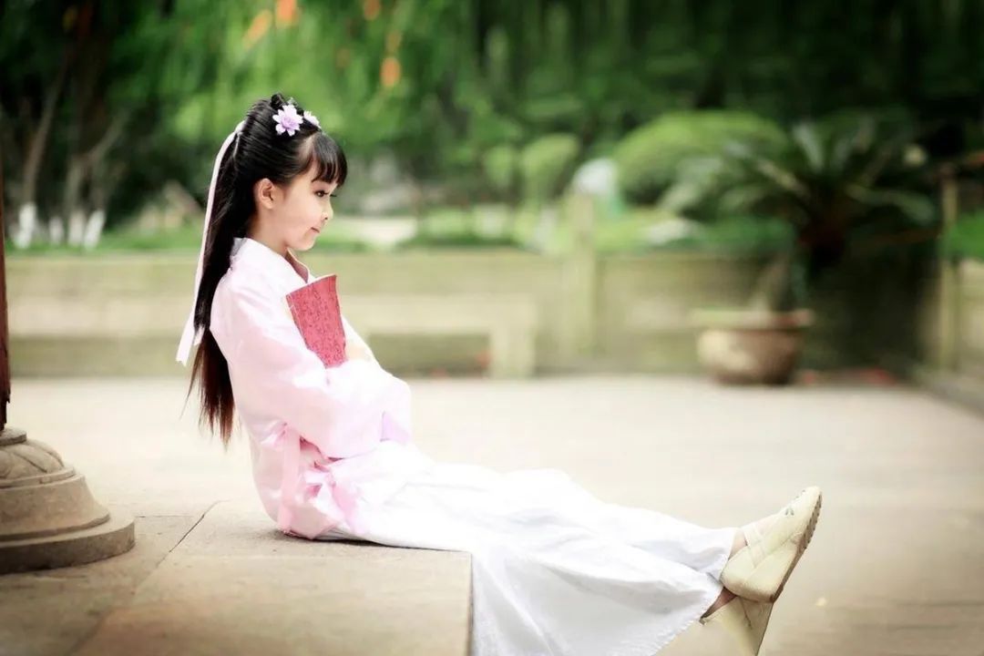 C妈学堂|如果你有女儿，记得别把女儿养得太乖，因为太懂事，没人会心疼