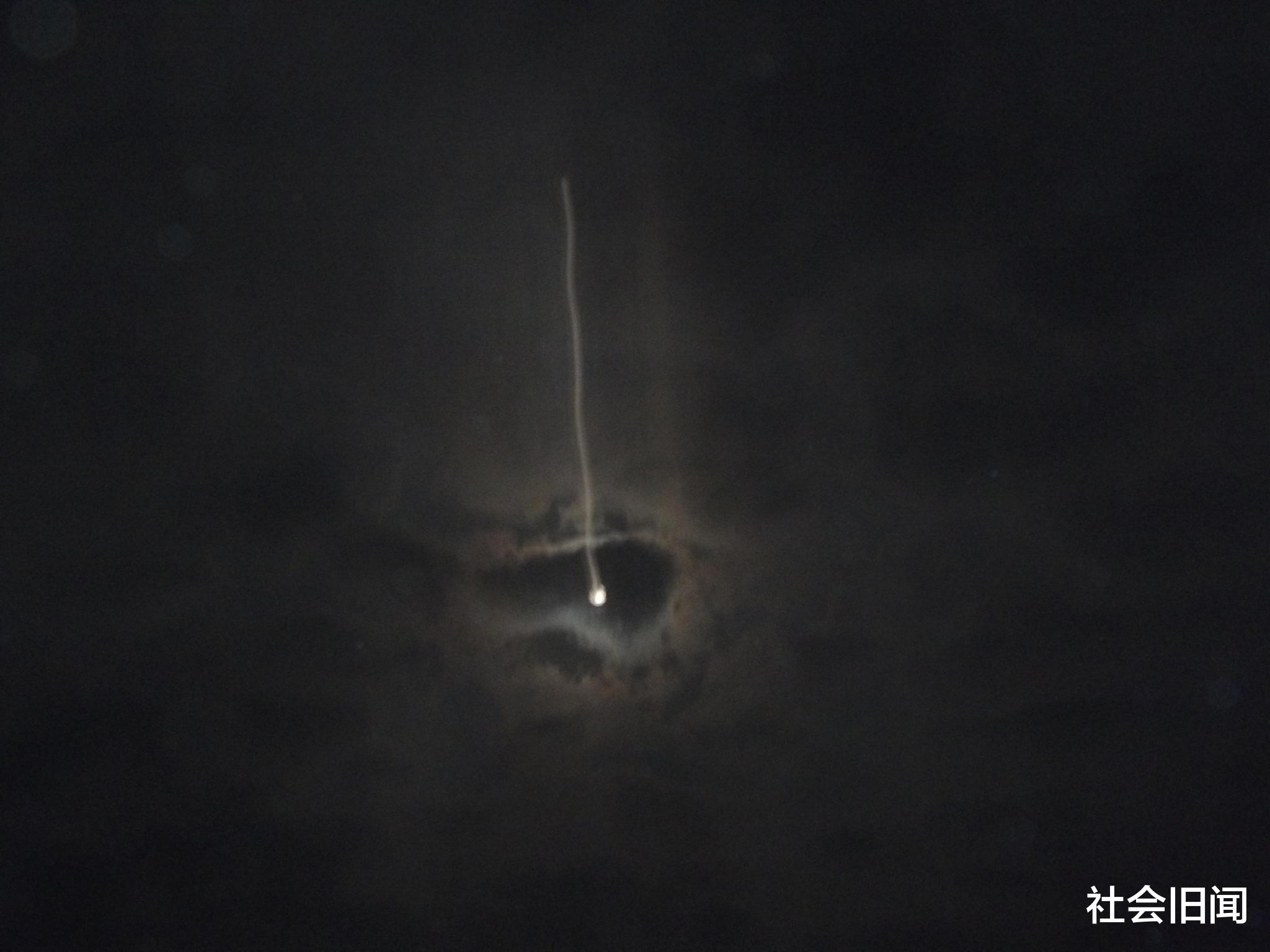 外星文明根本不可能存在,看看UFO的飞行原理就知道了,地球上造不出来