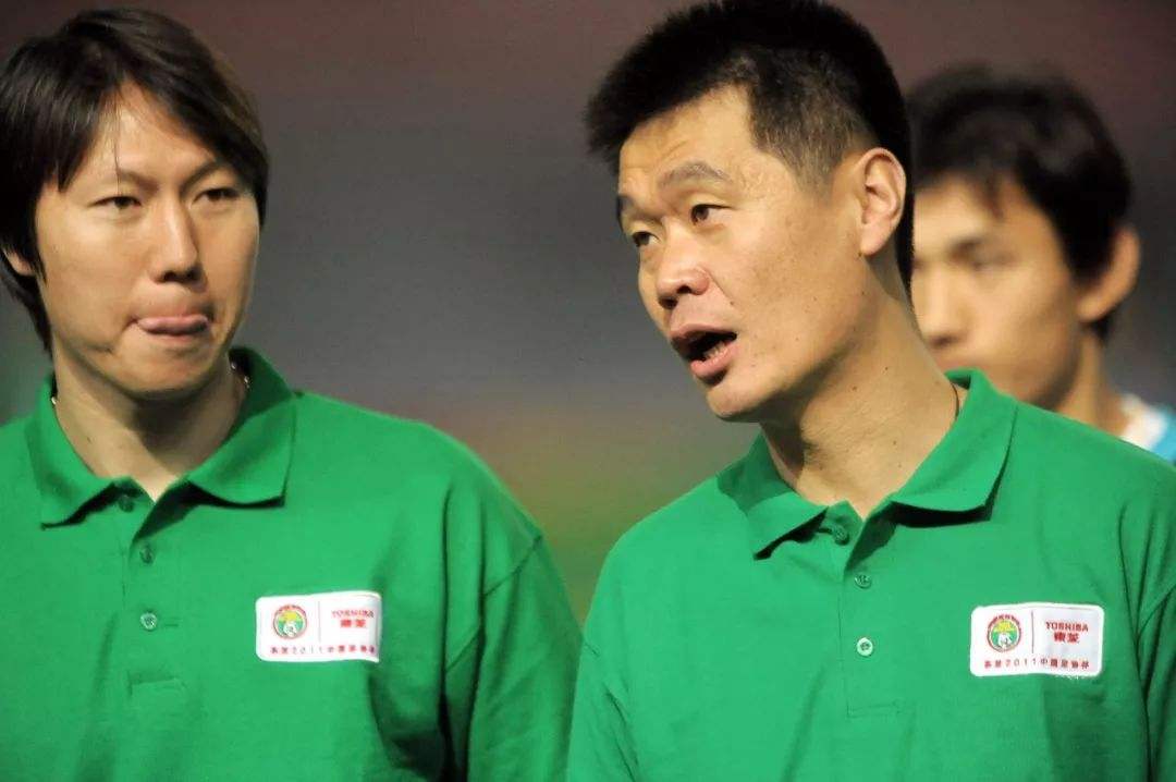 李霄鹏|李霄鹏乐极生悲，新帅上任却做糊涂事，球迷骂声一片，太失望了
