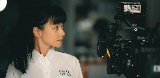 青春弑恋|从《海鸥》到《青春弑恋》，审视青春的跳脱与冲撞