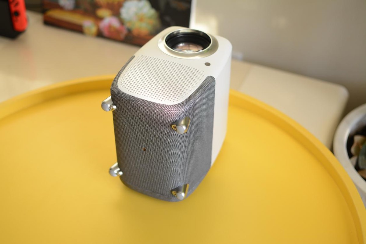 投影仪|千元投影仪能替代智能电视？泰捷WEBOX T1S投影评测，惊喜很多