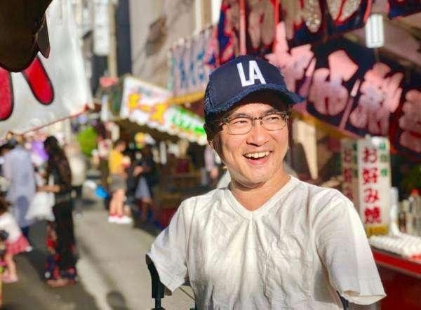 天生没手没脚的日本作家，娶了漂亮学妹不知足，婚后15年劈腿50人