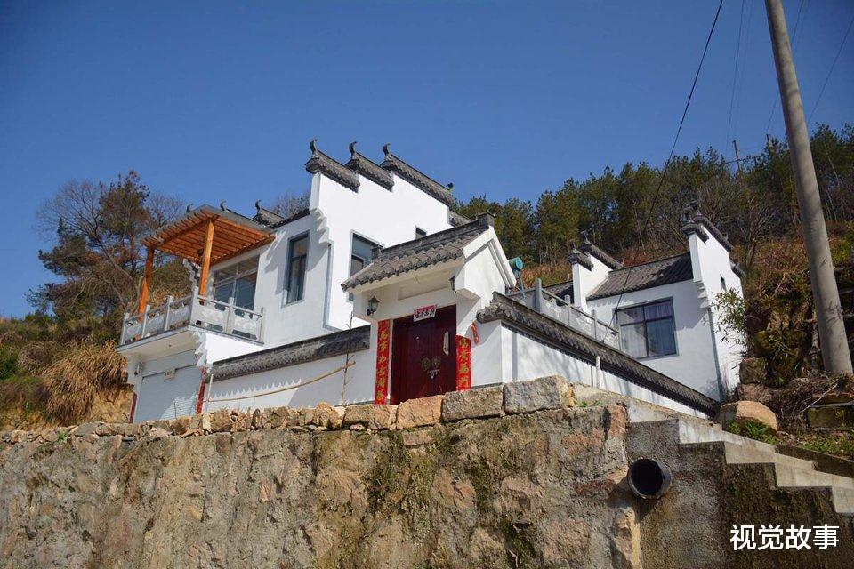 视觉故事 81岁大爷住深山别墅，装修豪华如宾馆，看为啥天天以泪洗面