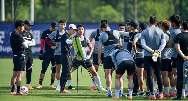 木莲点妈妈|中超第三不放假，2个月一直训练，3场13球联赛重启有望爆发