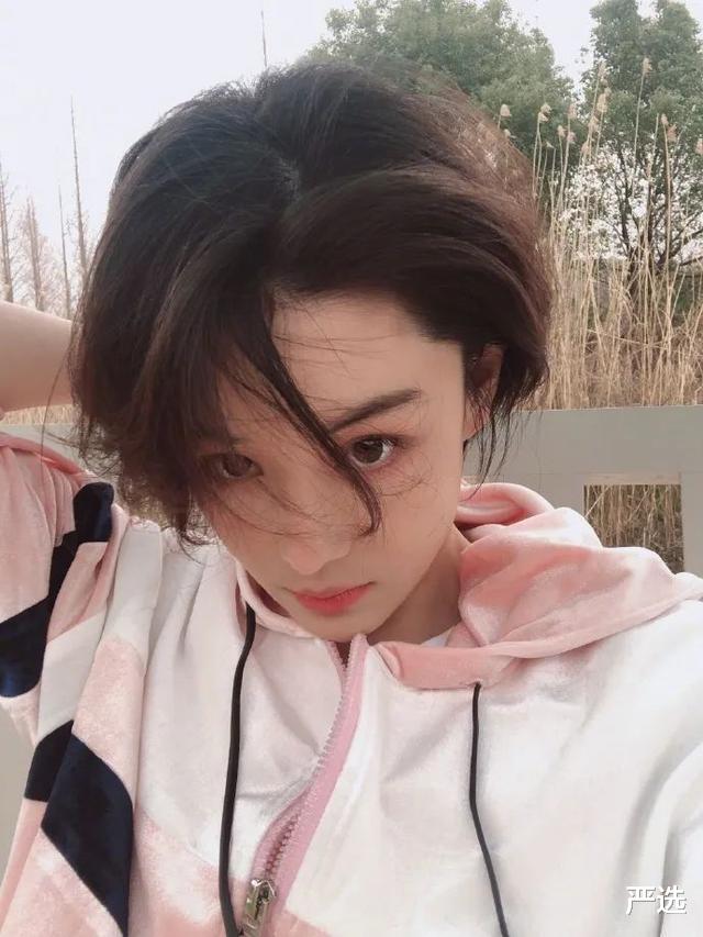 严选|军嫂张馨予发素颜照，“蛋清脸”吹弹可破，让人看了不禁想捏一捏