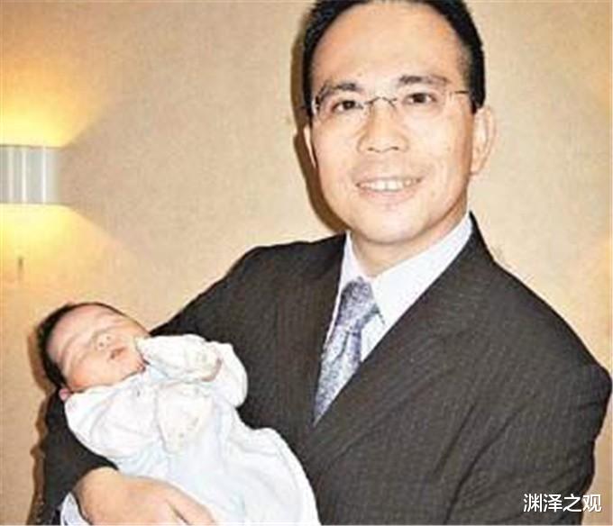 李泽钜 李嘉诚低调的长媳：被李泽钜疯狂追求，婚后为李家改名，连产4子