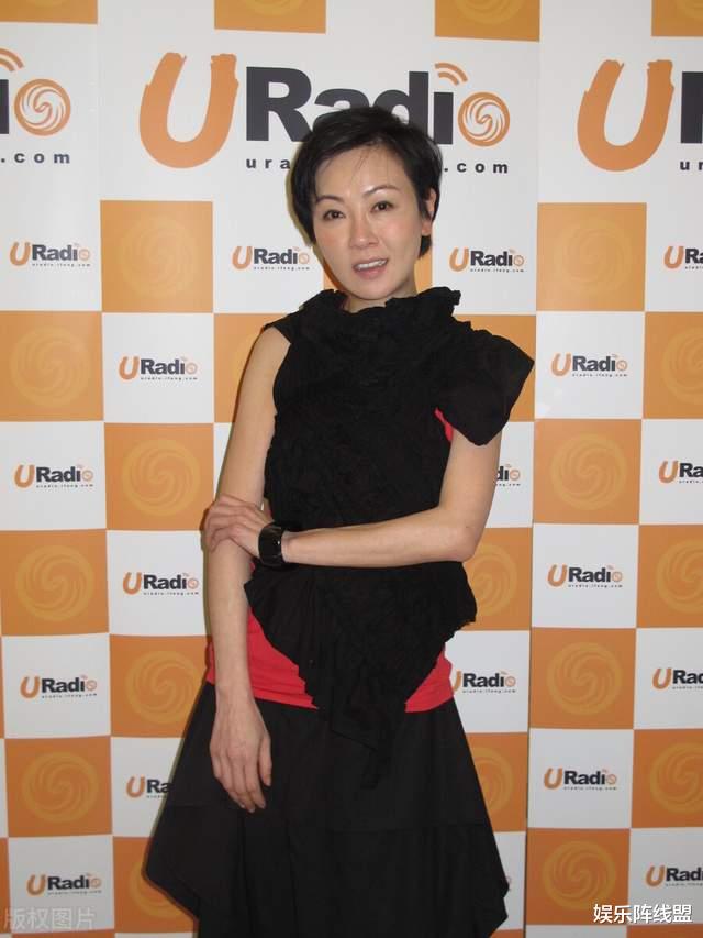 袁洁莹|袁洁莹的唏嘘情史，靠美貌征服了7个男人，尝遍爱情苦辣后皈依佛门