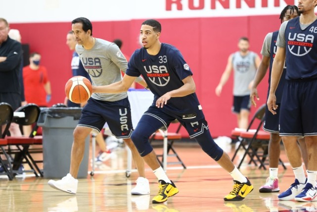 陈博主潮物Sneaker|美国男篮上脚图，哪款是你的最爱