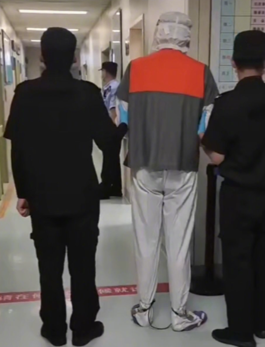 罗焕伍|吴亦凡被曝在医院治疗皮肤病?这些明星自作自受,没一个值得同情