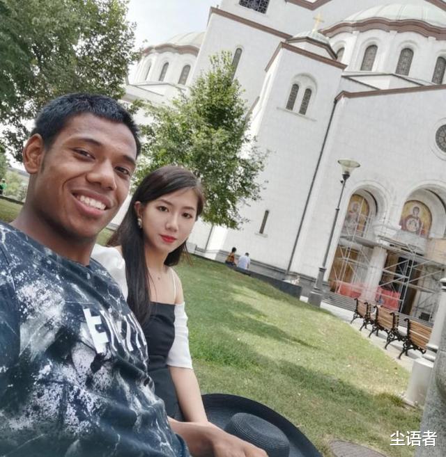 中国队|被非洲父亲抛弃的中非混血，曾声称只为中国队效力，其中国女友颜值高