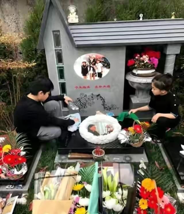 情窦初开的青春|朱小贞悲情人生：生前放弃梦想嫁林生斌，身后成为林生斌谈判筹码