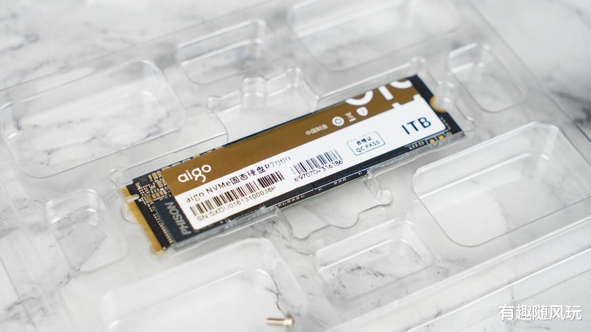 电池|高端固态硬盘强在哪儿？看看国产高端SSD表现如何