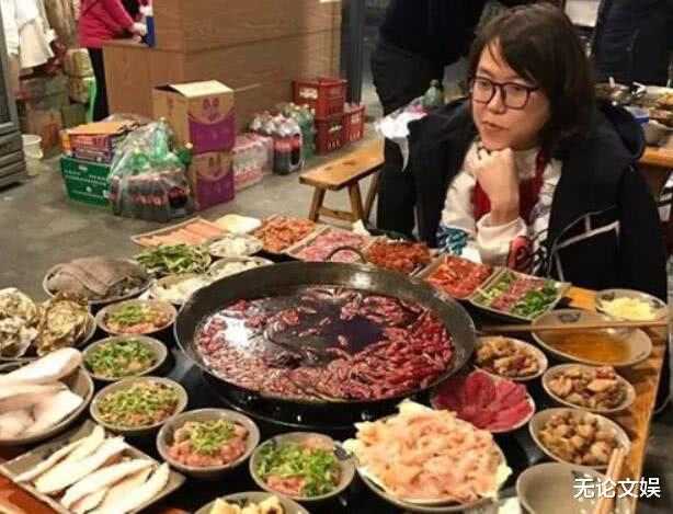 江德福|大胃王浪胃仙近照爆出，身材曲线凸显“女人味”，被质疑整形成功