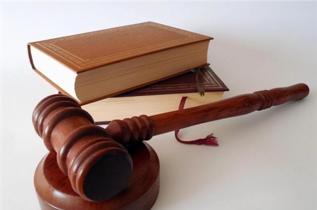 72岁老汉与失足女发生关系时死亡，家属向女子索赔20万，法院判了