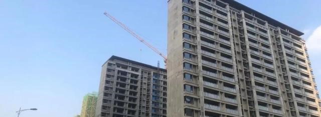 别墅|这个版块房价暴跌？“内卷”严重，“价格战”背后的忧虑……