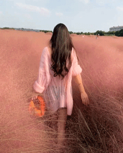 歪骆驼|“小姐姐请客好大方，没有不去的道理，走约起”