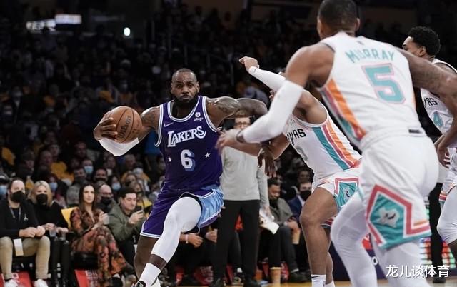 伊塞亚·托马斯|5中1，正负值-20！兄弟你的NBA生涯要到头了，和老詹真心不搭啊