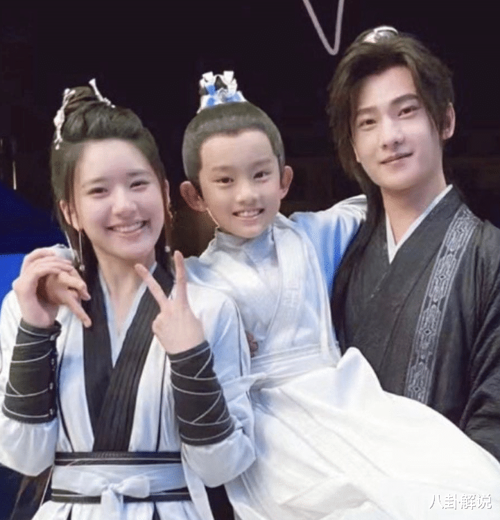 赵露思|赵露思《胡同》杀青照曝光，没了网红滤镜，这颜值没搞错吧