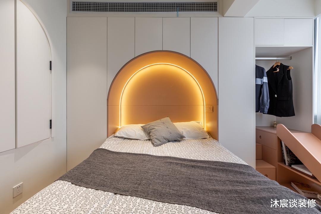 沐宸谈装修 看老破小如何“脱胎换骨”?重装34平小家,有三室有阅读区,惊艳