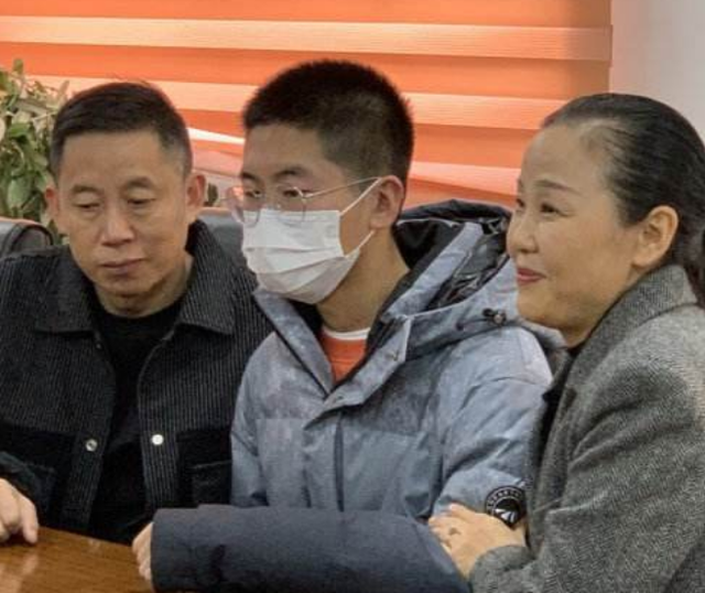 难兄难弟|孙卓跟彭文乐聊天记录曝光，暴露内心真实想法，不愧是难兄难弟