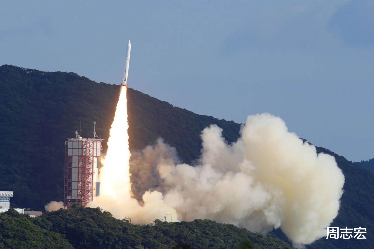 一箭9星,8个人完成发射!日本为何痴迷固体火箭?