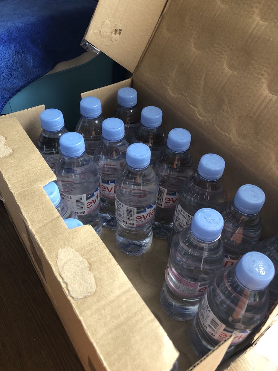 全球男人的榜样,多地购买联排豪宅用依云洗澡,堪称行走的印钞机