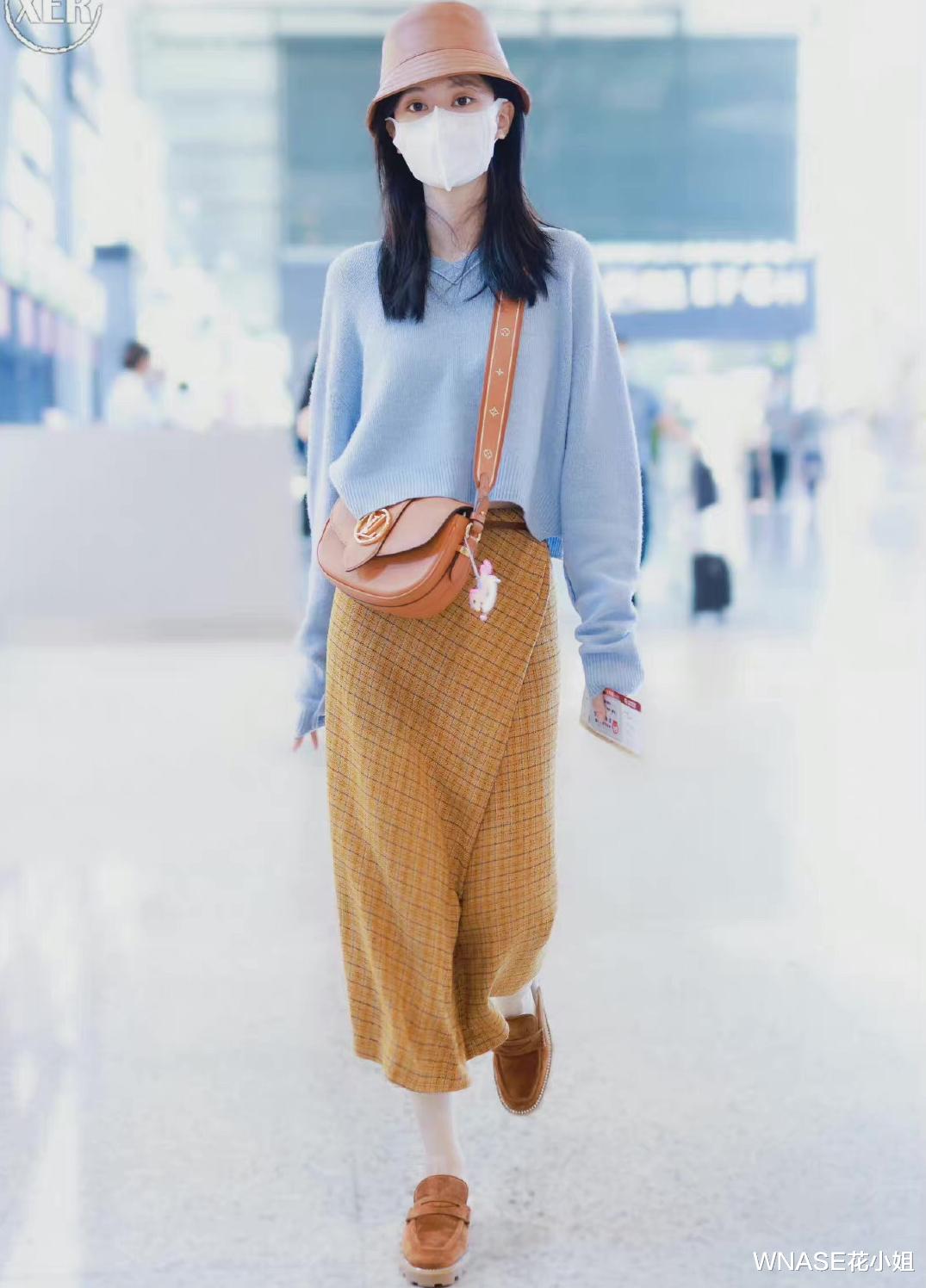 WNASE花小姐 刘诗诗这一身秋冬穿搭拿捏得太好了！复古高级还暖和，值得一试