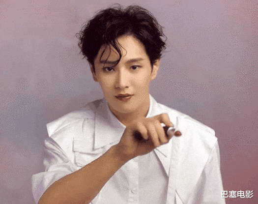 星光大道|这都什么跟什么？丑得千奇百怪！男明星抢女性用品代言，都住手吧