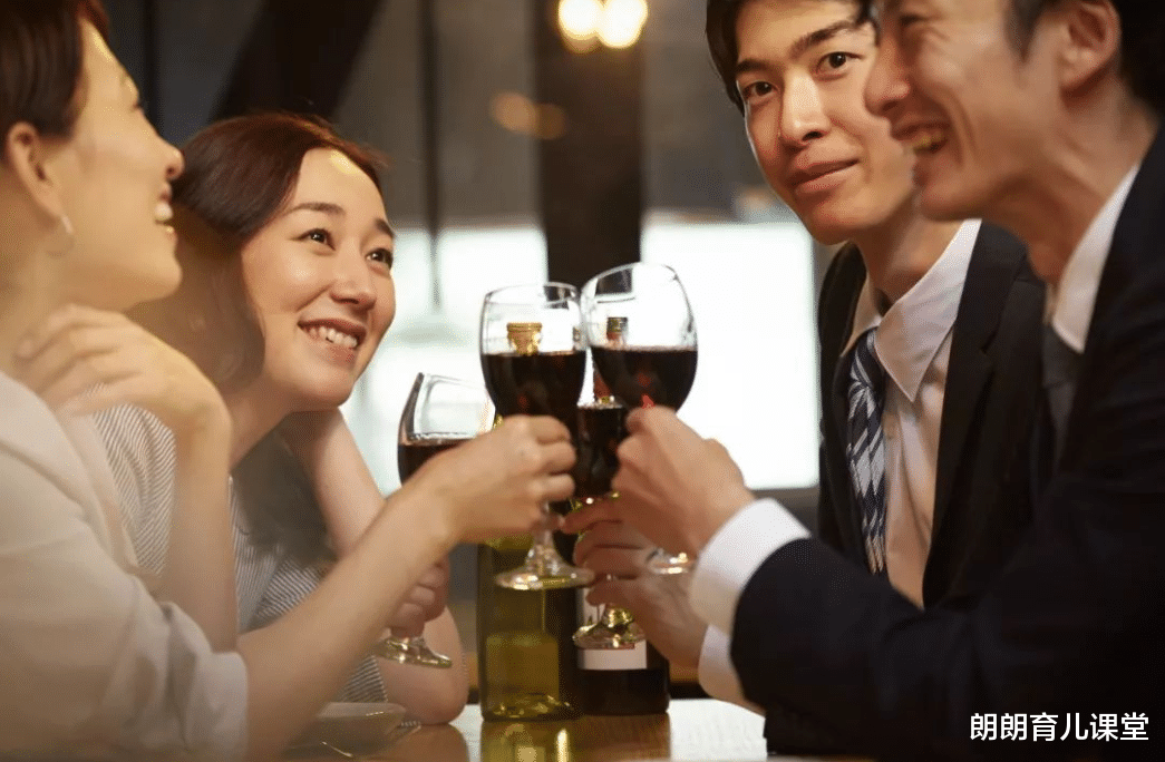 朗朗育儿课堂|“北京要有房,彩礼120万”,43岁女博士征婚被嘲,男生:你配吗