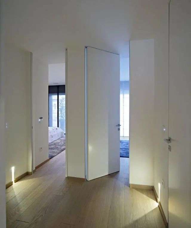 装修房门直接做到顶，还不装门套，家里洋气还显高，真是好设计