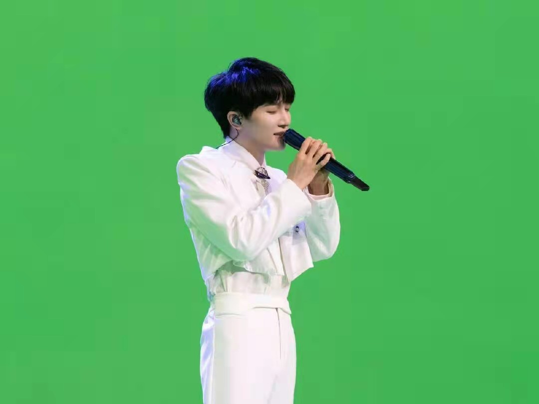 周深|果然是凭实力优秀！周深被时尚先生评为十大年度人物和年度歌手