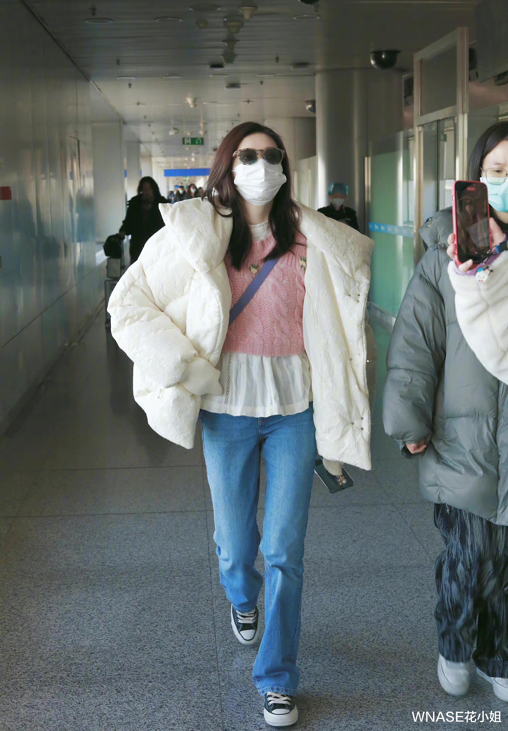 WNASE花小姐 种草了时尚达人穿的“风衣”羽绒服，好看不胖，堪称秋冬颜值担当