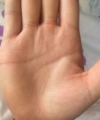 玄何师傅风水|福薄女人的手相，一生都是劳碌命，很难赚到大钱！