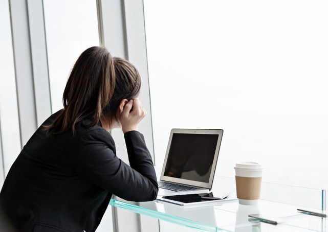 亨得利|如何避免失业及失去收入？不要等人到中年才去思考这个问题！