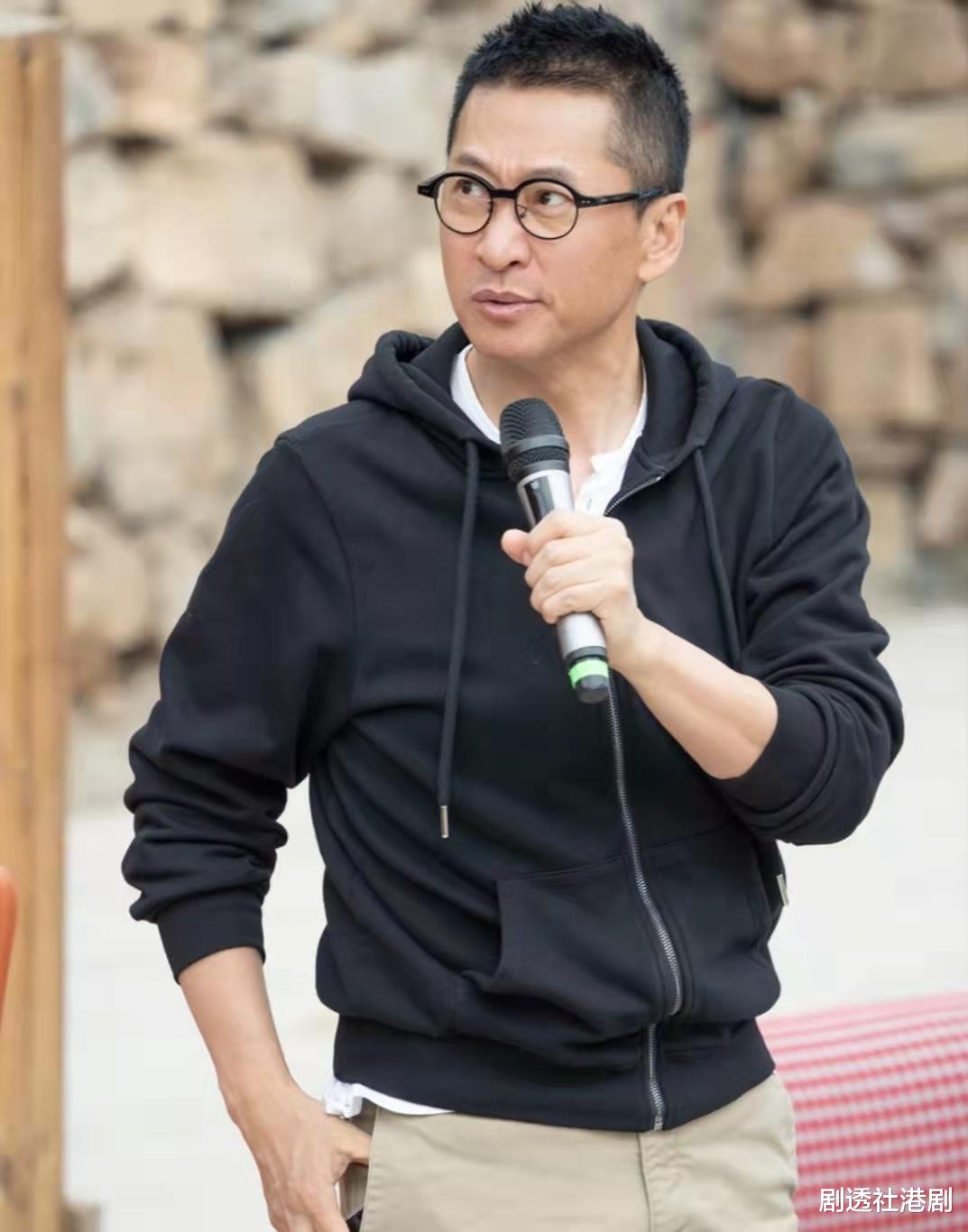 周杰|早前被疑似旧爱曝出丑闻，内地知名男星爆粗回应网友，承认是渣男