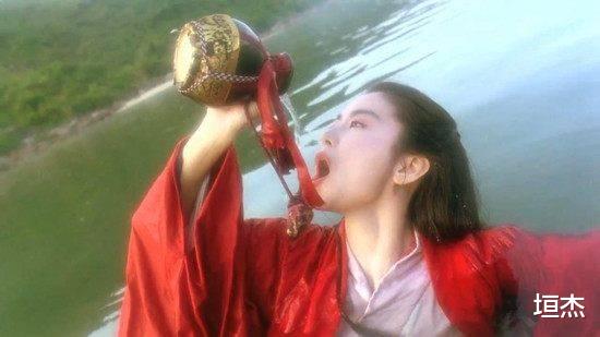 林青霞|林青霞为何被称“东南亚第一美女”，50年才能出一位的绝色女神