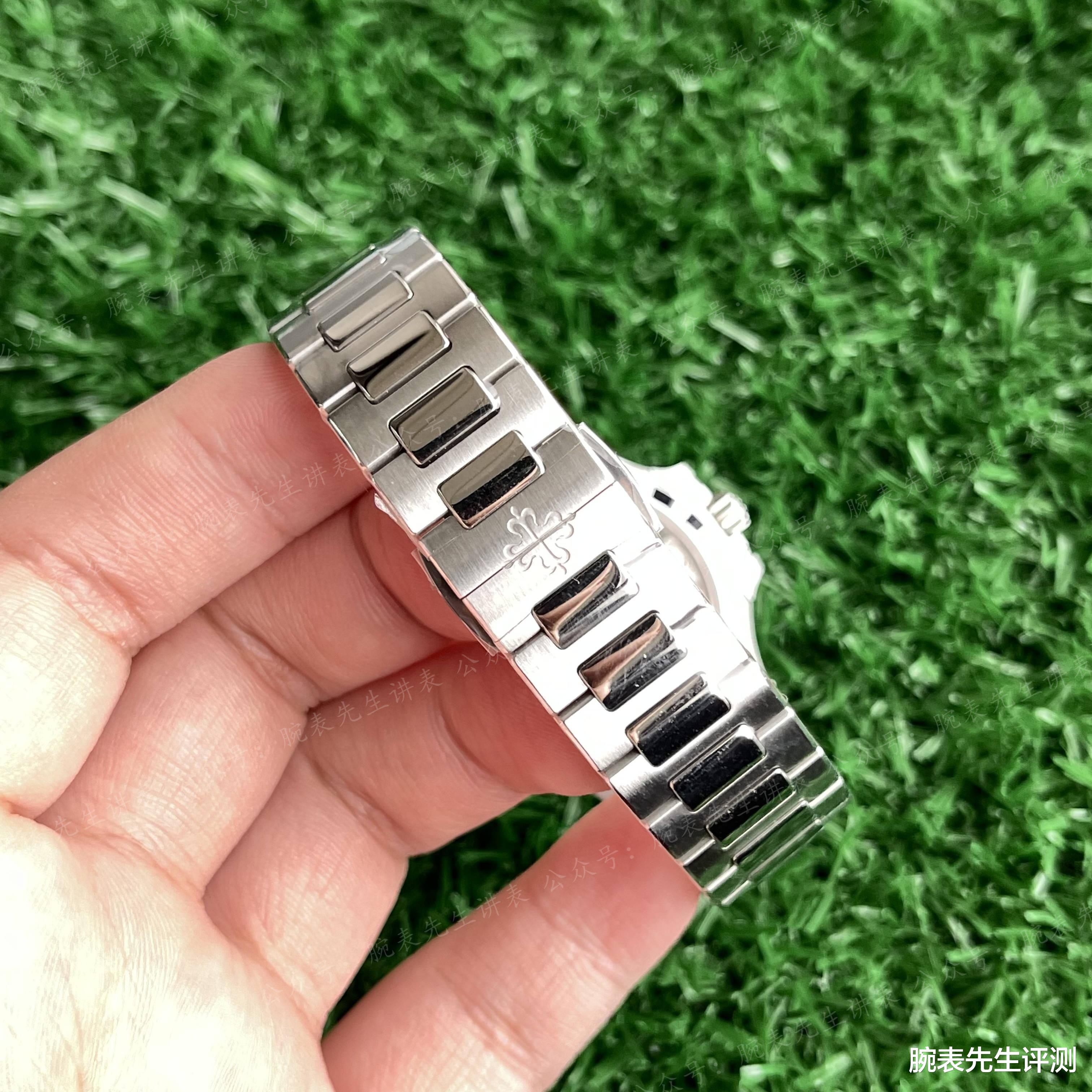 腕表先生评测 最美女款鹦鹉螺——百达翡丽运动优雅系列7118鹦鹉螺女士腕表